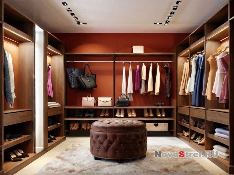 Женская мода предлагает изысканные чулки с ажурными узорами, классические модели в нейтральных тонах и яркие варианты с принтами. Мужская мода все чаще включает стильные носки с геометрическими рисунками, контрастными вставками или минималистичным дизайном. Правильно подобранные аксессуары добавляют образу оригинальности и завершенности.