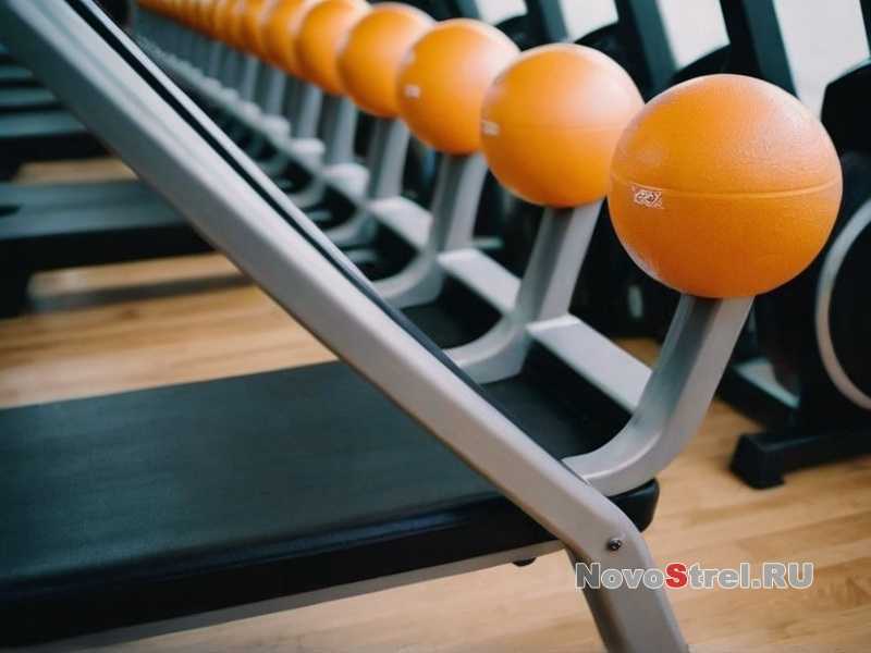 Не менее важно учитывать undefinedпронацию</strong> стопы – это естественное движение стопы при ходьбе или беге. Правильная поддержка стопы помогает избежать излишнего наклона внутрь (гиперпронация) или наружу (гипопронация), обеспечивая стабильность на каждом шаге.