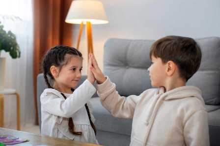 Как научить ребенка уважению к другим людям
