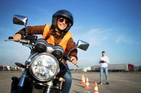 Какие курсы вождения помогут освоить навыки вождения мотоцикла?
